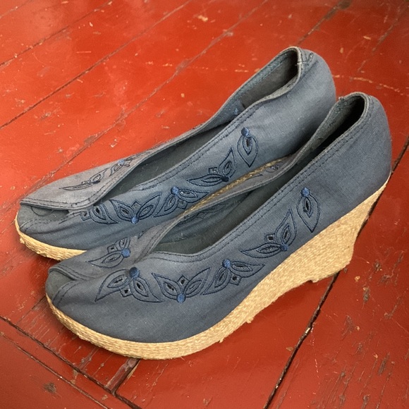 Volatile open toe wedges. - Picture 5 of 7